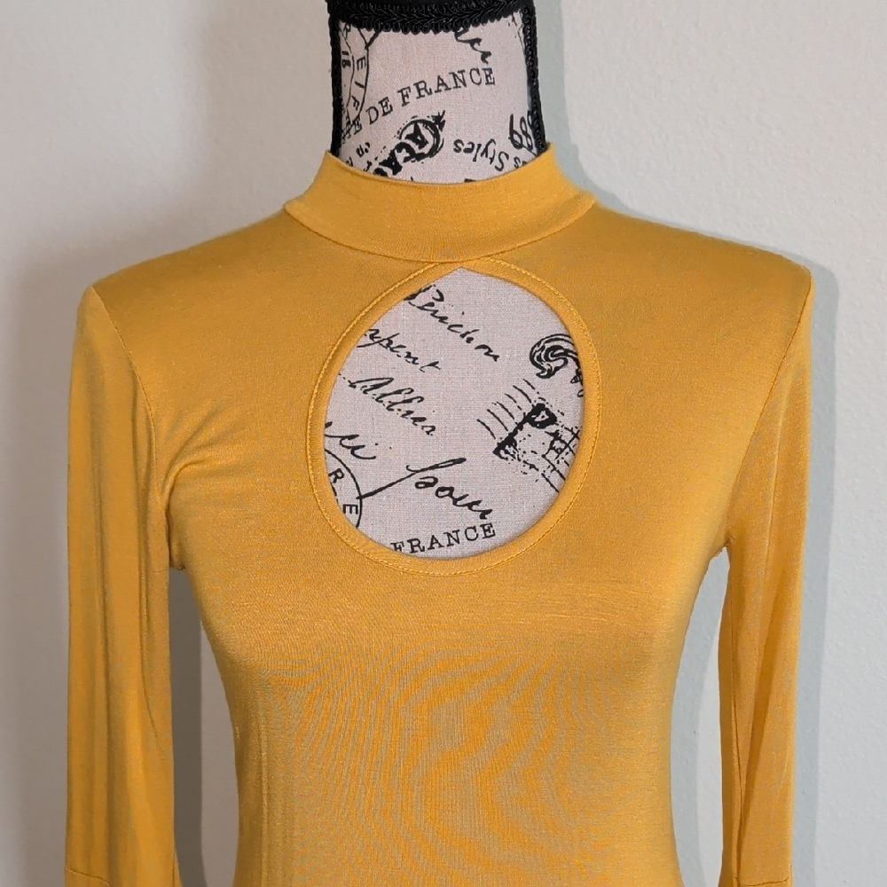NWT Boohoo Yellow Long Sleeve Cut-Out Dress - Picture 6 of 7